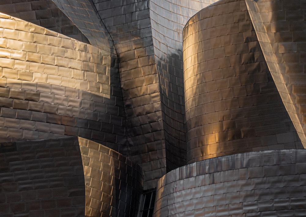 Volumen und Texturen im Guggenheim von Adolfo Urrutia