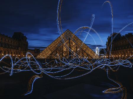 Lichtmalerei im Louvre Museum