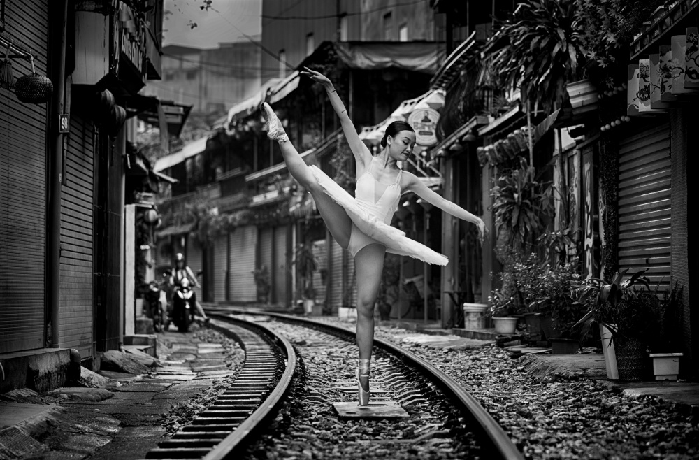 Ballett auf Eisenbahnen von Angela Muliani Hartojo