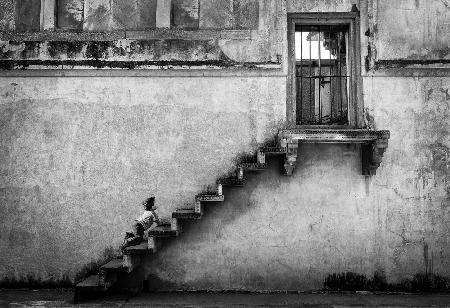 Mustafa und die Treppe