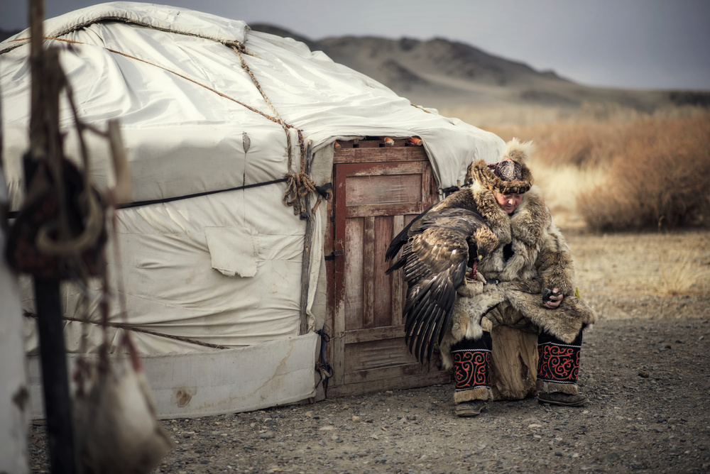 Kasachischer Adlerjäger der Mongolei. von Chanwit Whanset