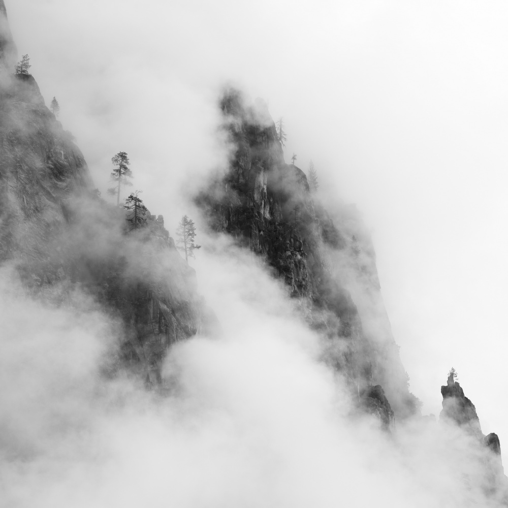Nebliger Berg von Chengming