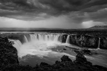 Der Wasserfall der alten Götter