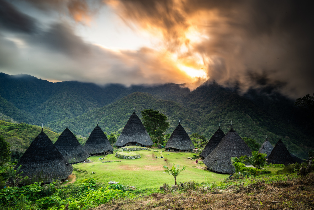 Wae Rebo,ein jahrhundertealtes Dorf in Indonesien von Joseph Ng