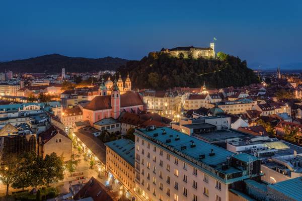 Blick über Ljubljana in Slowenien von Michael Valjak