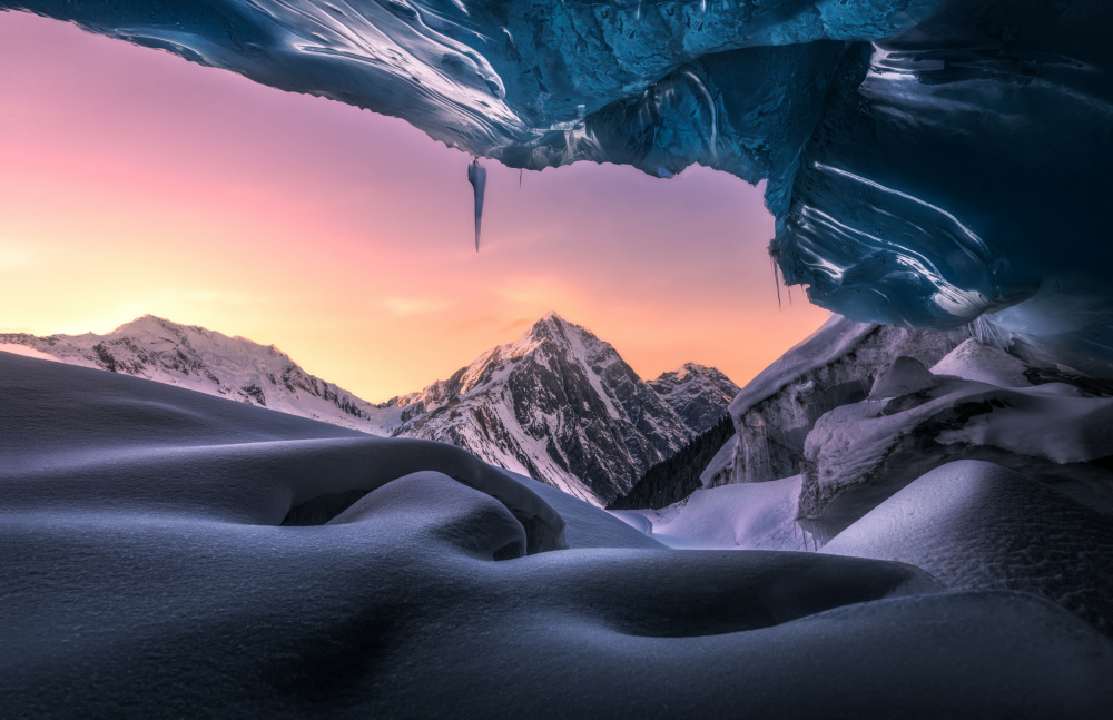 Eishöhle bei Sonnenuntergang von NingYun Ye