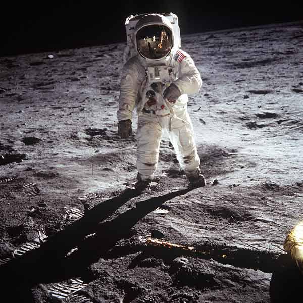 1st steps of human on Moon : American Astronaut Edwin Buzz Aldrinwalking on the moon during Apollo 1 July 20, 1