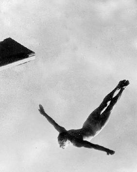 Olympic Games in Helsinki : diving during swimming events July 29, 1