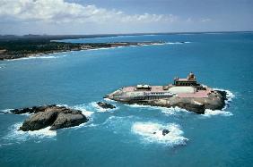 Vivekananda Memorial located on Rocky Island, Kanyakumari (photo) 