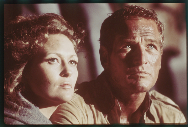 Paul Newman and Faye Dunaway on set of Towering Inferno von Orlando Suero