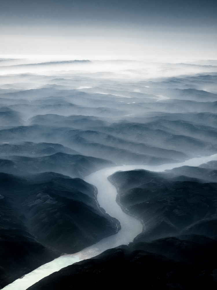 Ein Fluss fließt durch Island von Paul Melo